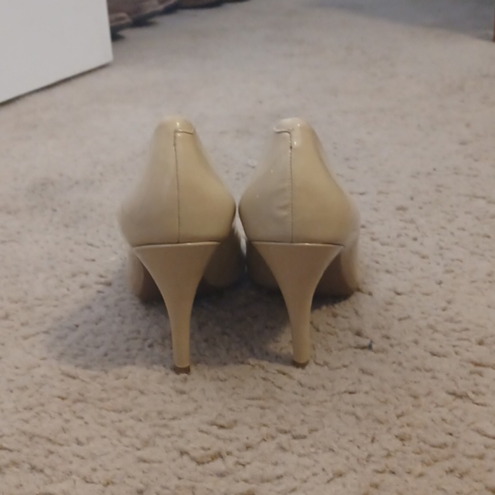 Jessica Simpson heels - Picture 4 of 4